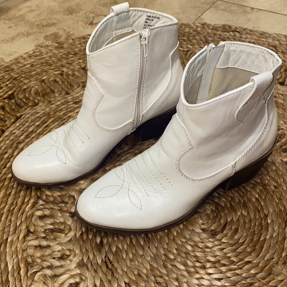 Rampage White Cowboy Boots
